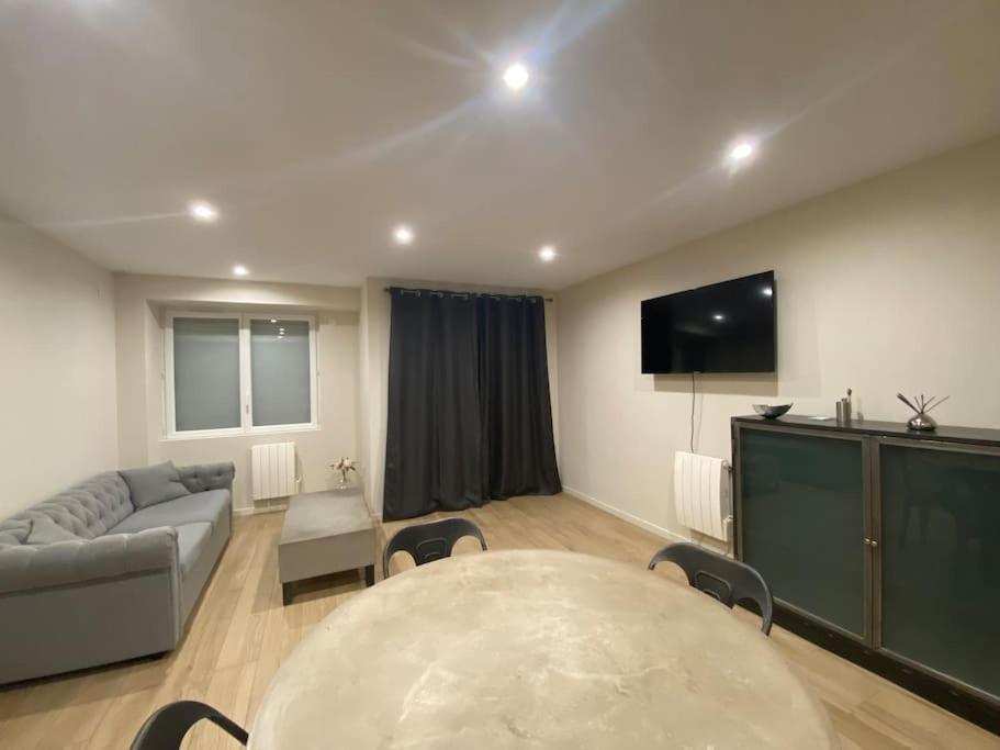 Appartement T2 Spacieux Et Equipe Mions Екстер'єр фото